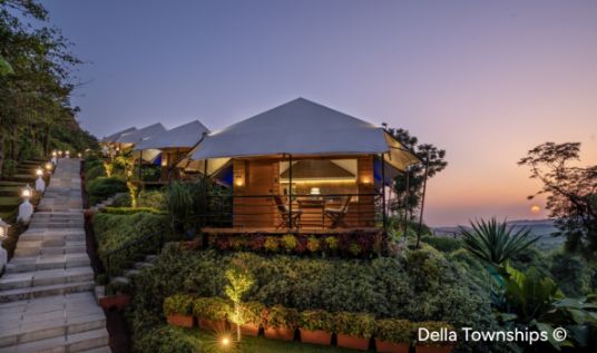 Della Racecourse Township