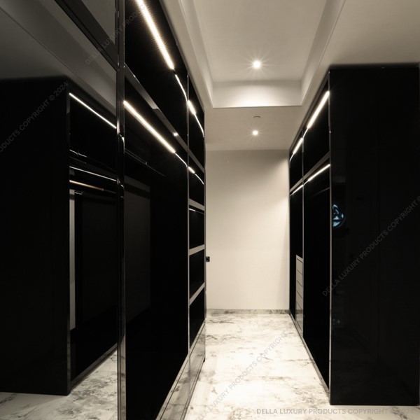 Nerobianca Walk-In Wardrobe