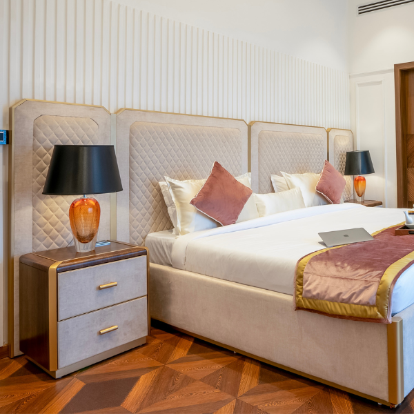 Della Luxury Lights Pisendel Collection