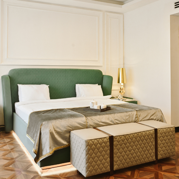Della Luxury Lights Wagner Collection