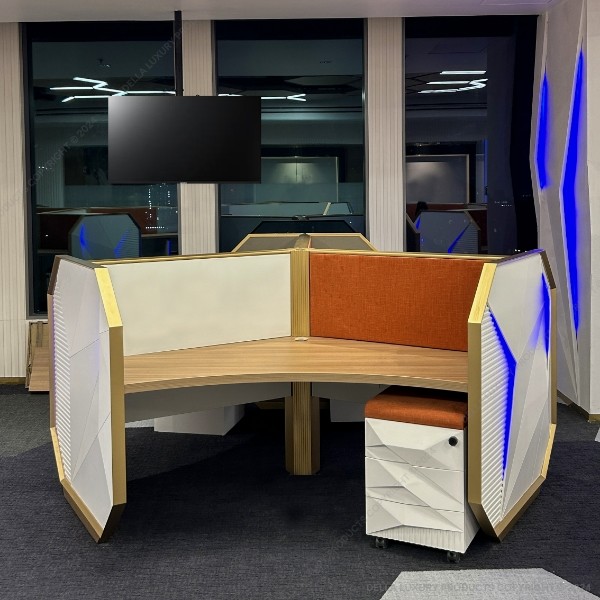 Pandion 120 Degree Workstation
