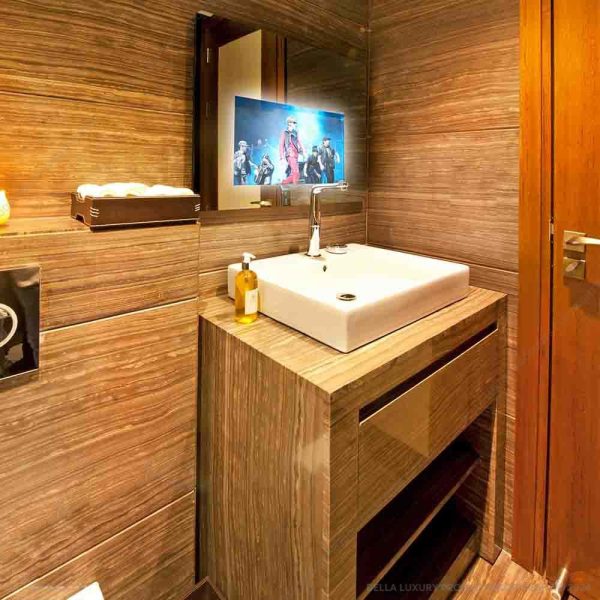 Sia 23.6inch Smart Mirror BATH52757