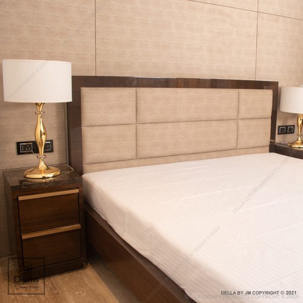 Aadaro Queen-Size Bed
