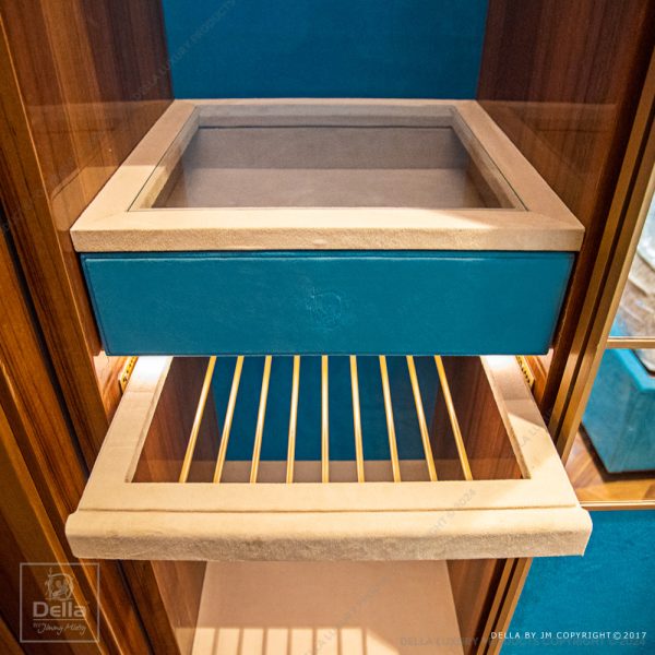 Kerfegar Two-Shutter Wardrobe