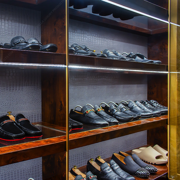  Walk-In Wardrobe