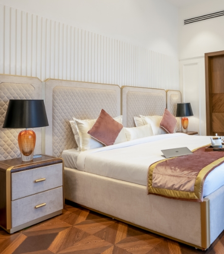 Della Luxury Bedroom Tishtar Collection Bedside table product image