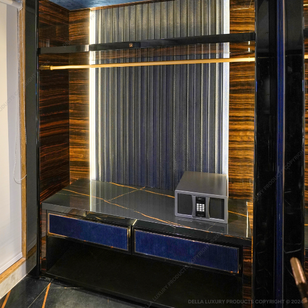 Ardeshir Walk in Wardrobe