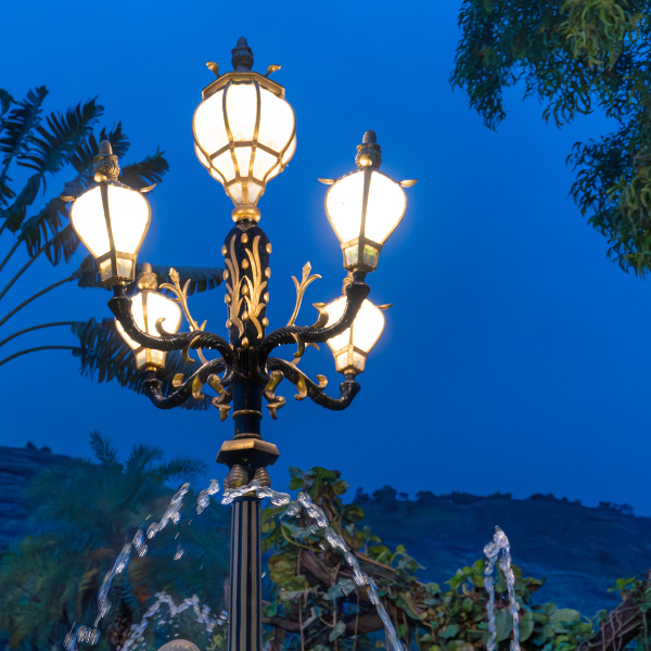 Schlager Lamp Post