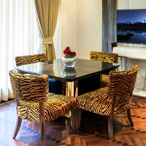 Della Luxury Home Furniture Aerglo Four seater Dining Table HOME53105 Product Image