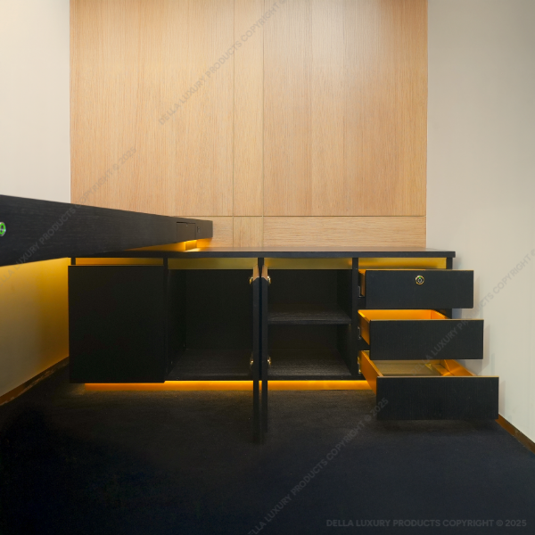 Della Luxury Product Executive Cabin Side Runner