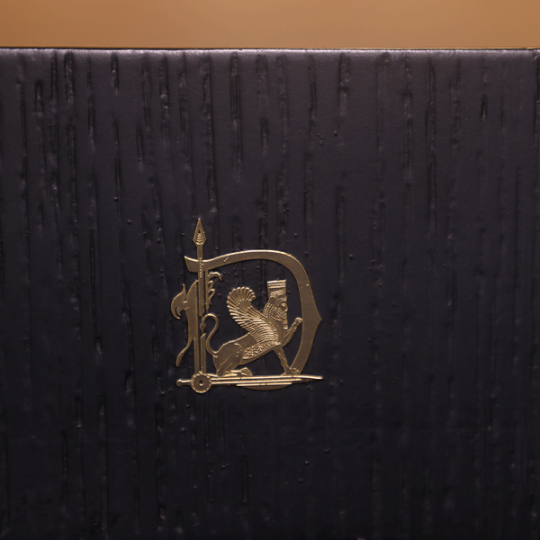 Dara Credenza