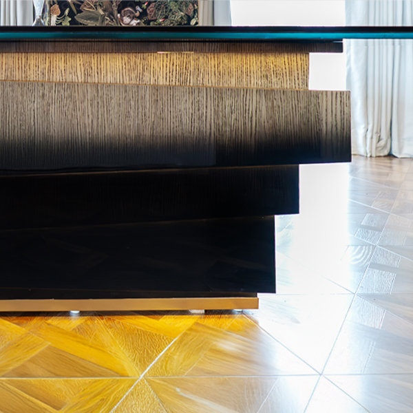Kuhan Dining table