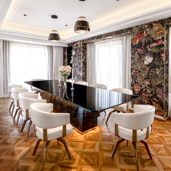 Kuhan Dining table
