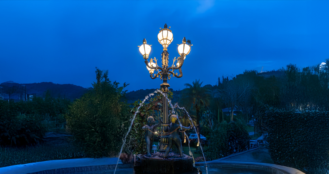 Della Luxury Outdoor Lights