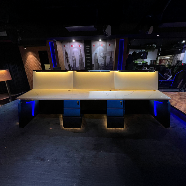 Xerxes Straight Workstation