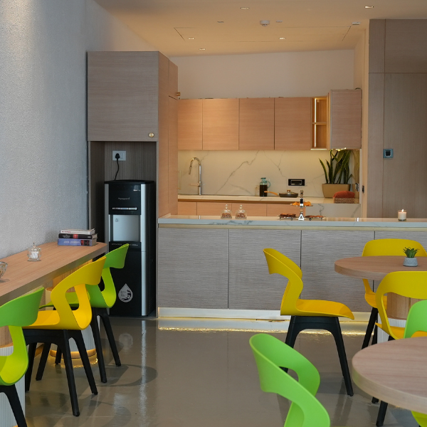 Cambyses Pantry OFFI-WP-583823-4